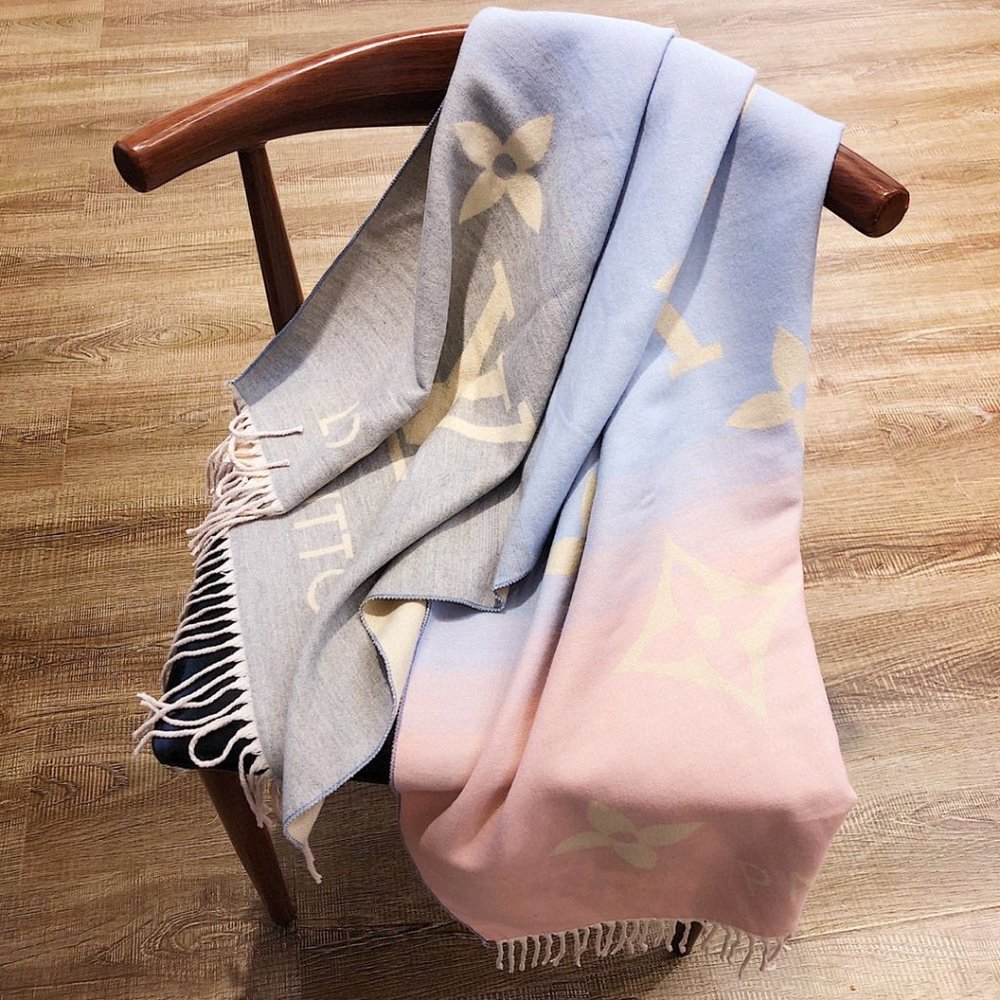 💎✨AUTHENTIC✨💎Louis Vuitton scarf - Picture 3 of 6